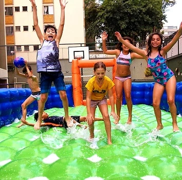 Aluguel de brinquedos para festa infantil